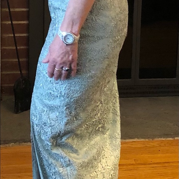 Aidan Mattox- Stunning shimmering halter gown – NWT-Prom or Wedding - Picture 10 of 11